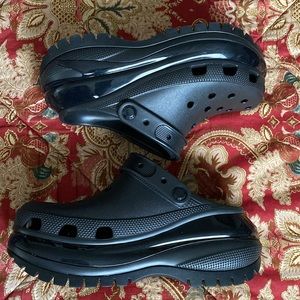 Crocs Mega Crush Platform